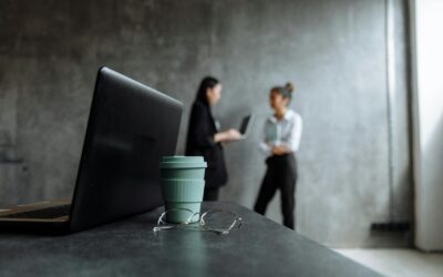 Zmęczenie w pracy biurowej. Dlaczego przerwy nie wystarczają